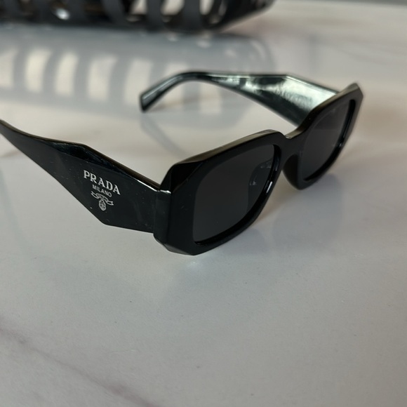 New sunglasses - Picture 1 of 2